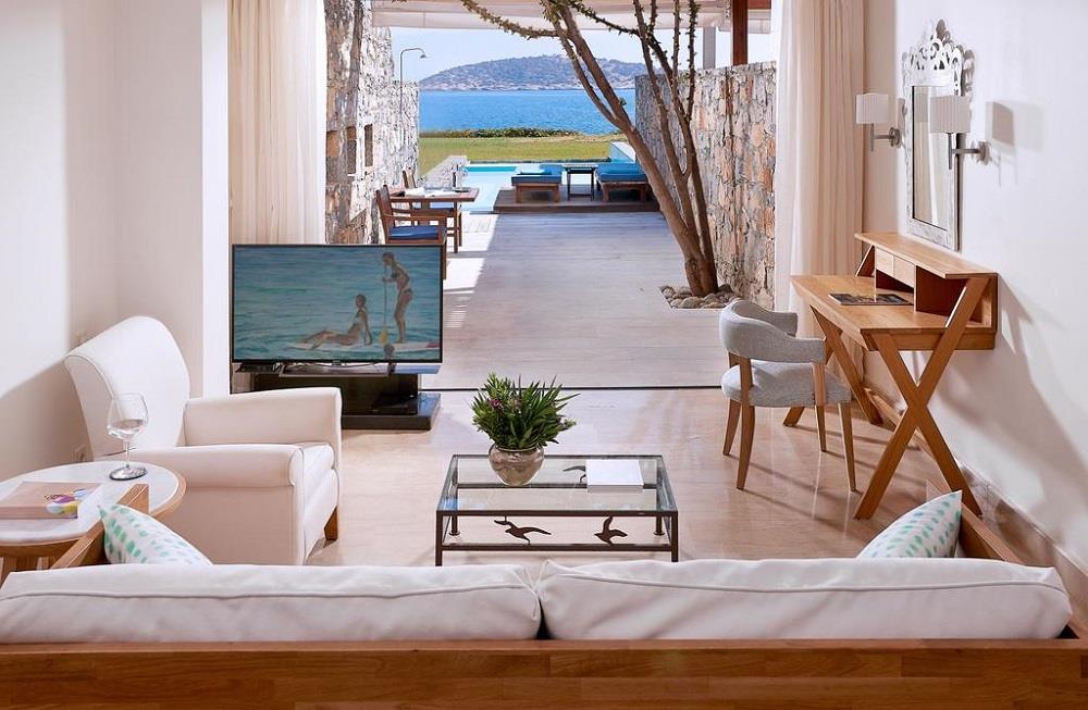 Club Mezzanine Suite Private Pool Seafront - Odyss