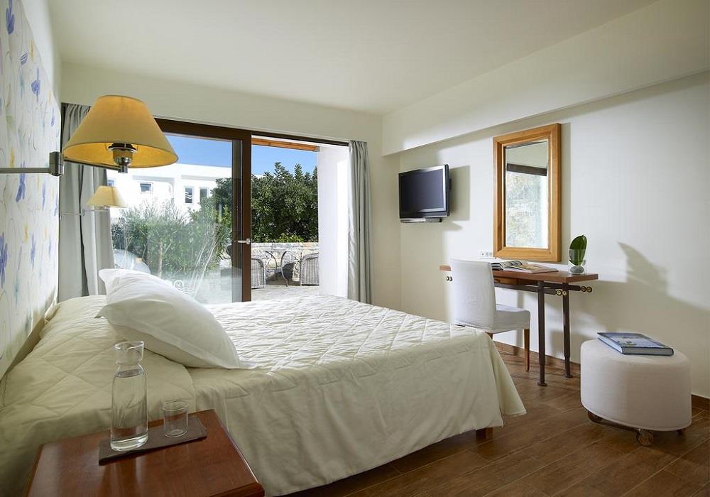 Family 2 Bedroom Suite with Garden View