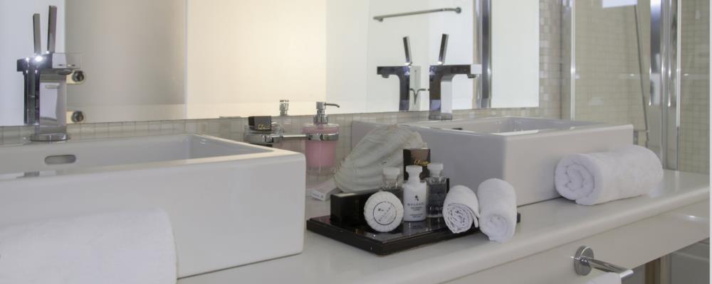 superior-suite-jacuzzi