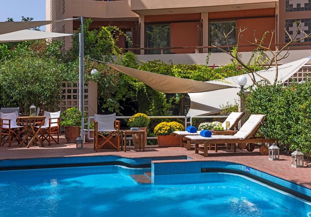 Akali_Hotel-Swimming-Pool