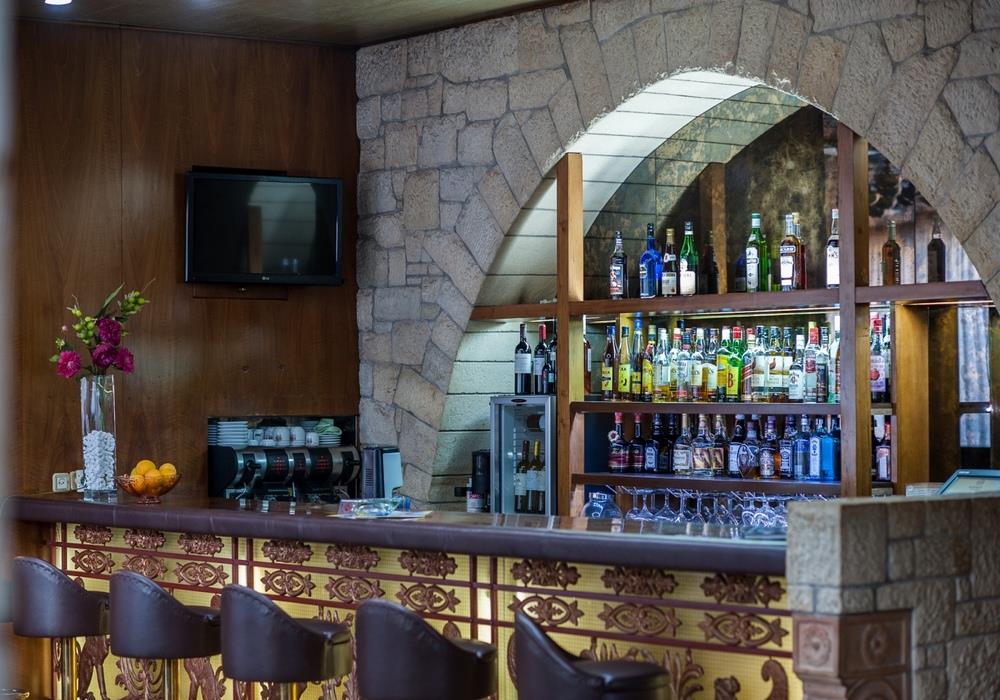 Akali-Hotel-Bar