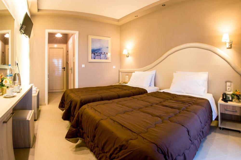 Penelope-Hotel-Standard-Double-Room-Twin-Beds-1024