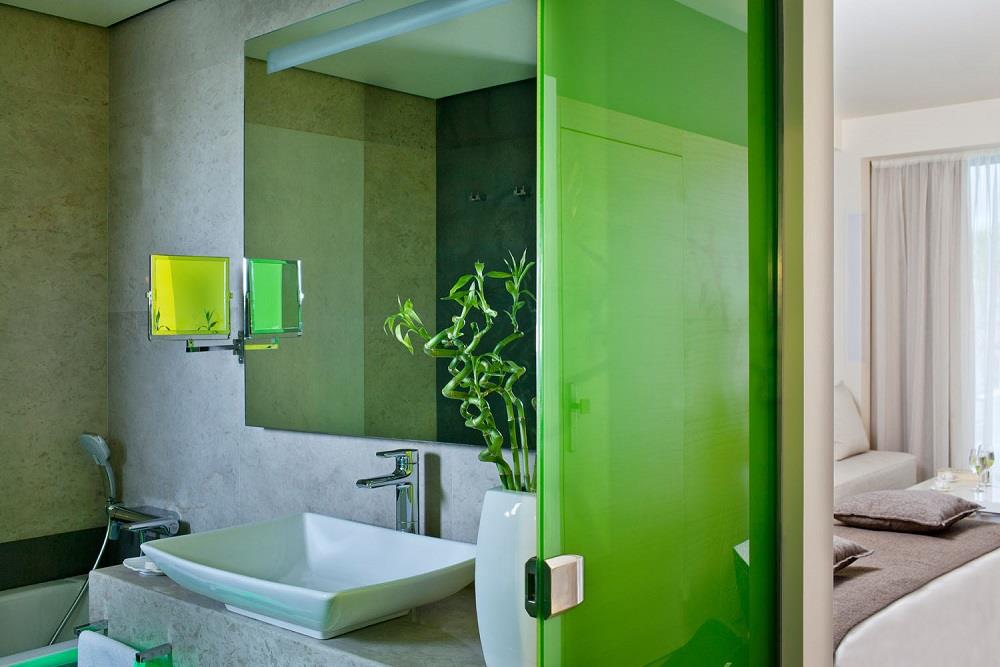 bathroom - deluxe rooms