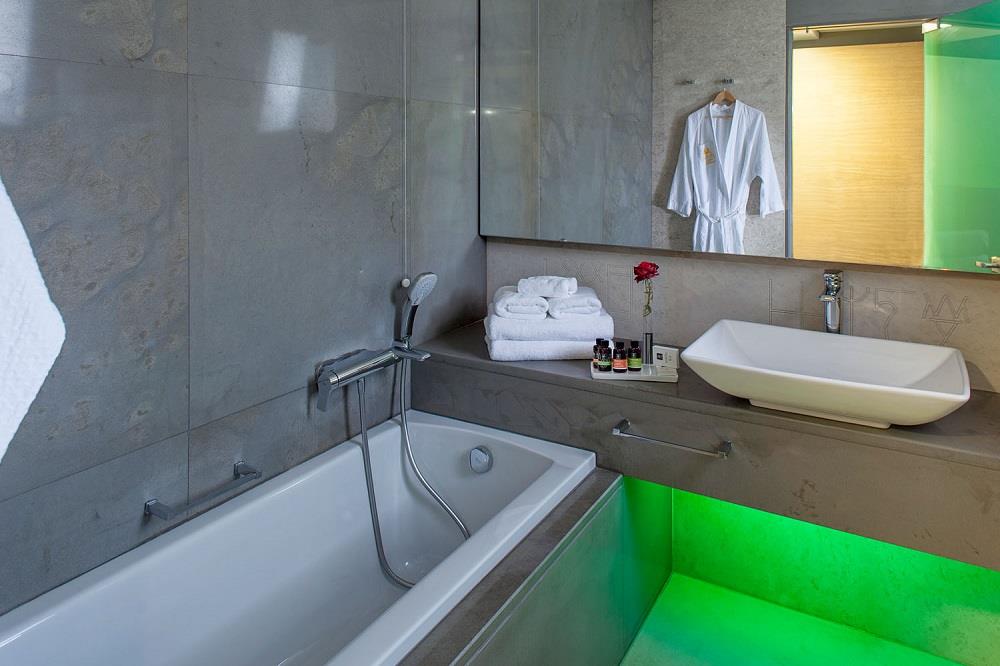 bathroom - family room