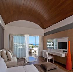 deluxe room with pool view