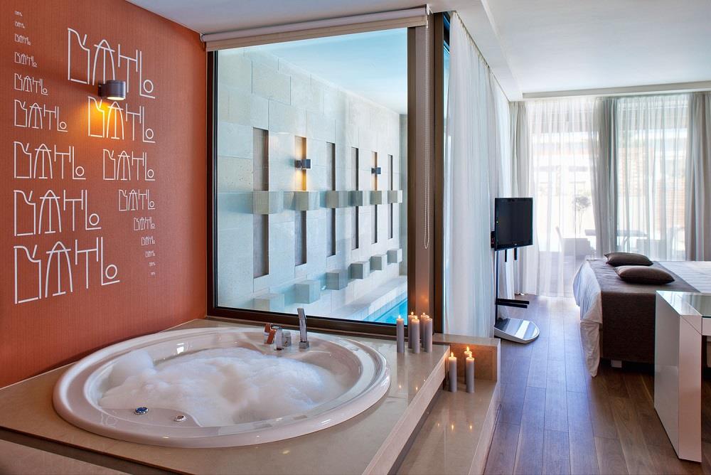 executive suite with private pool