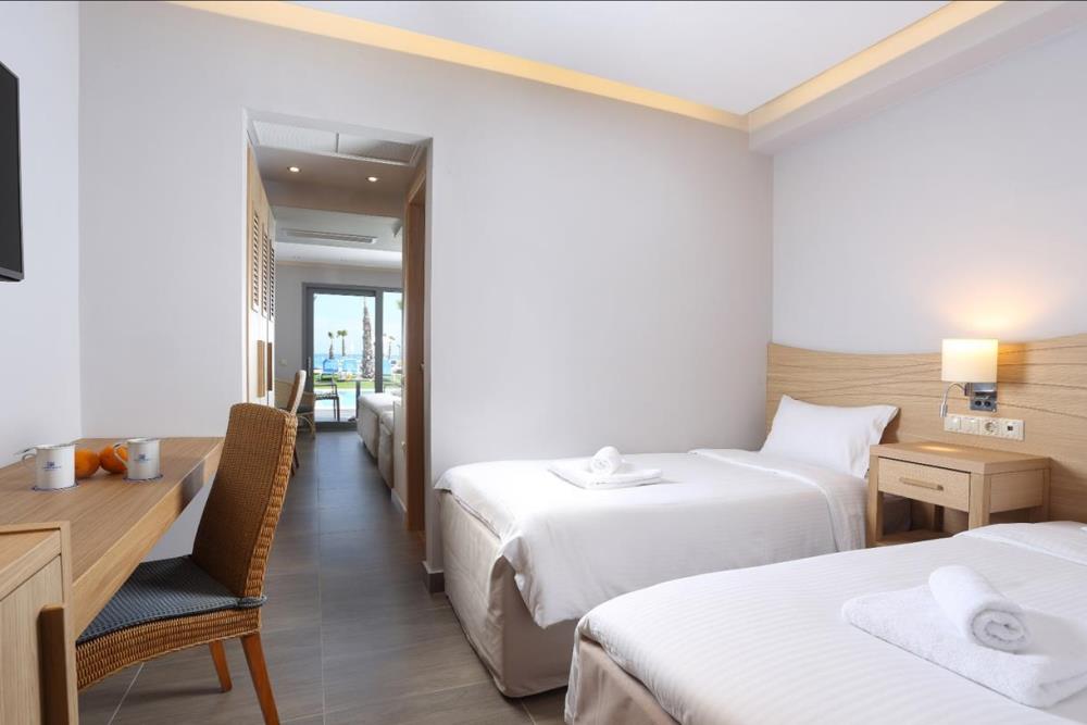 suite_sea_view_open_plan_sharing_pool2