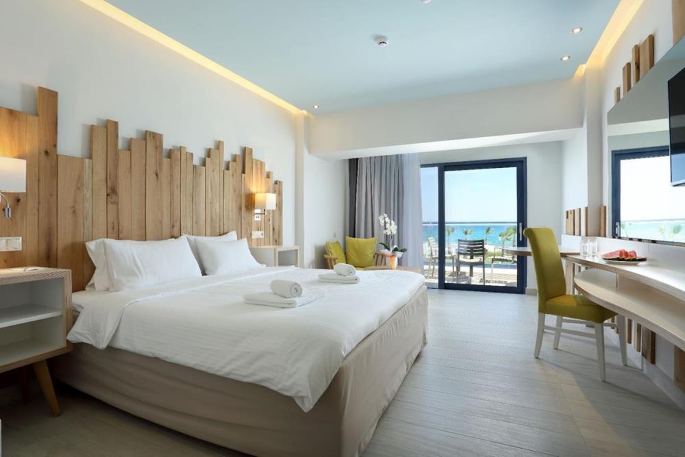 superior_double_sea_front1