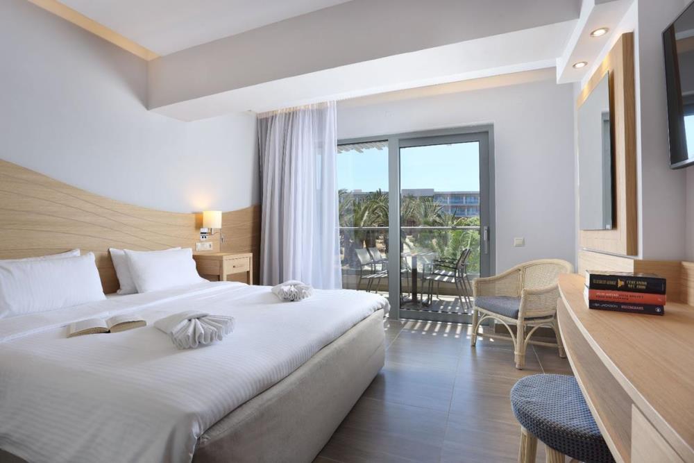 family_apt_2_bedrooms_garden_view1