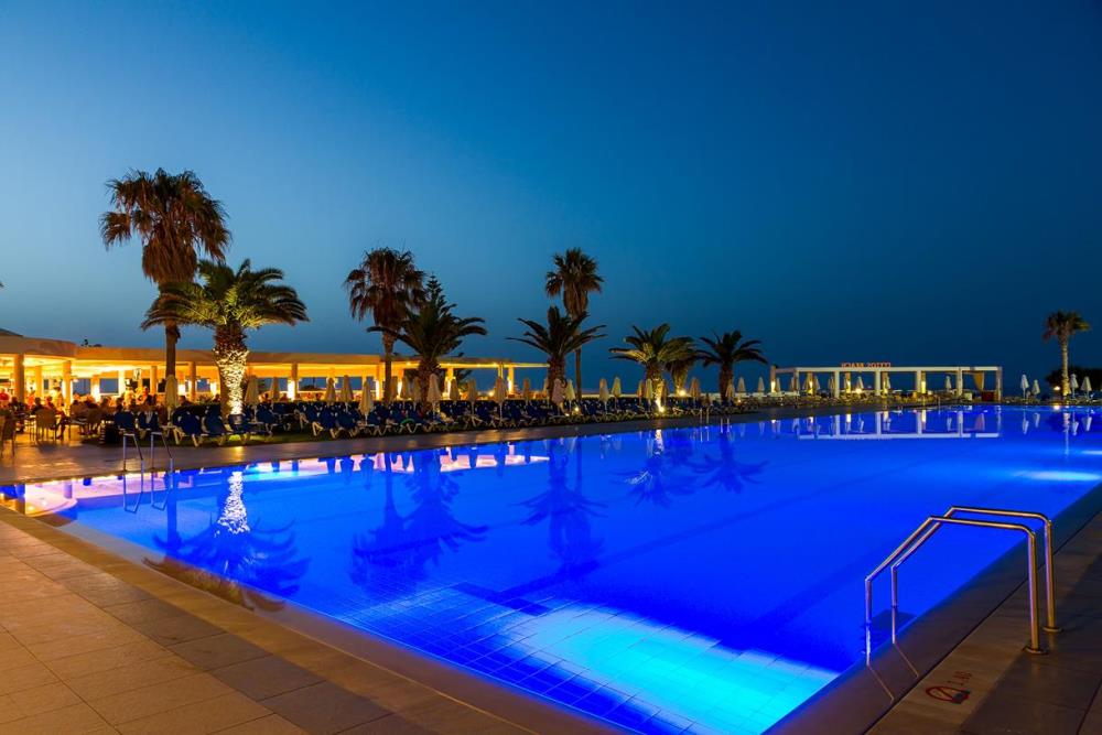 swimming_pool_night_view3