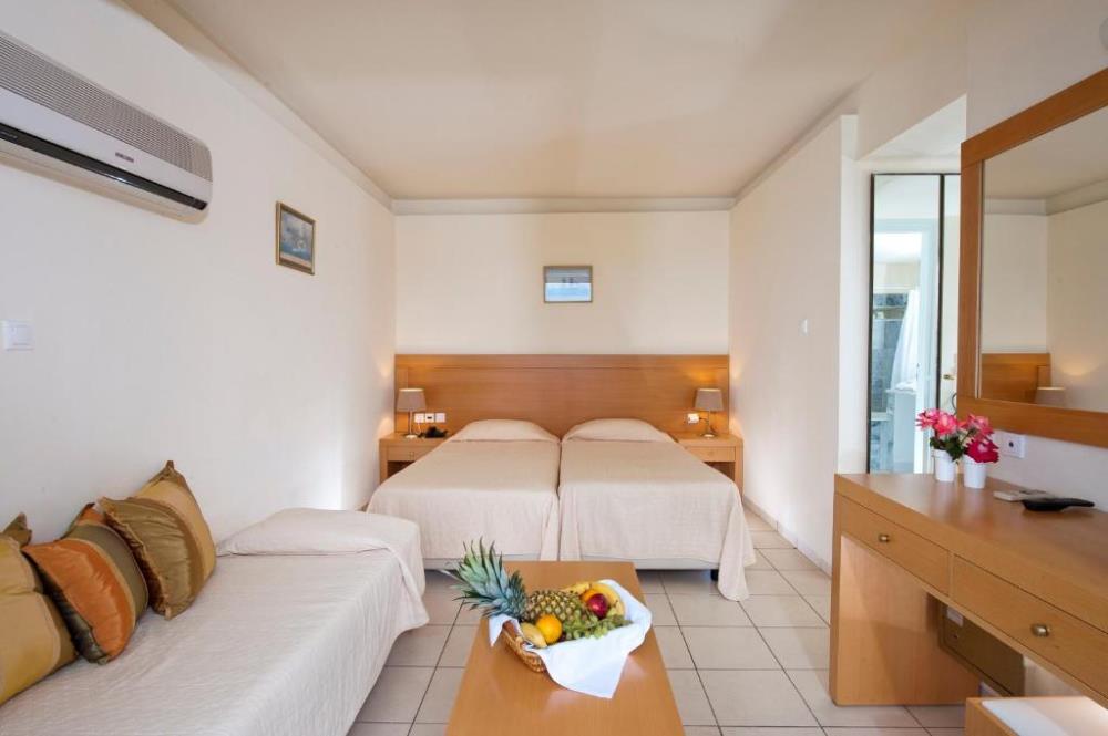 Double or Twin Room with Side Sea View