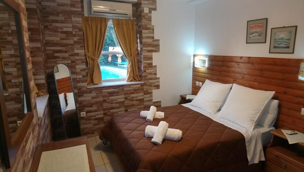 villas with private pool