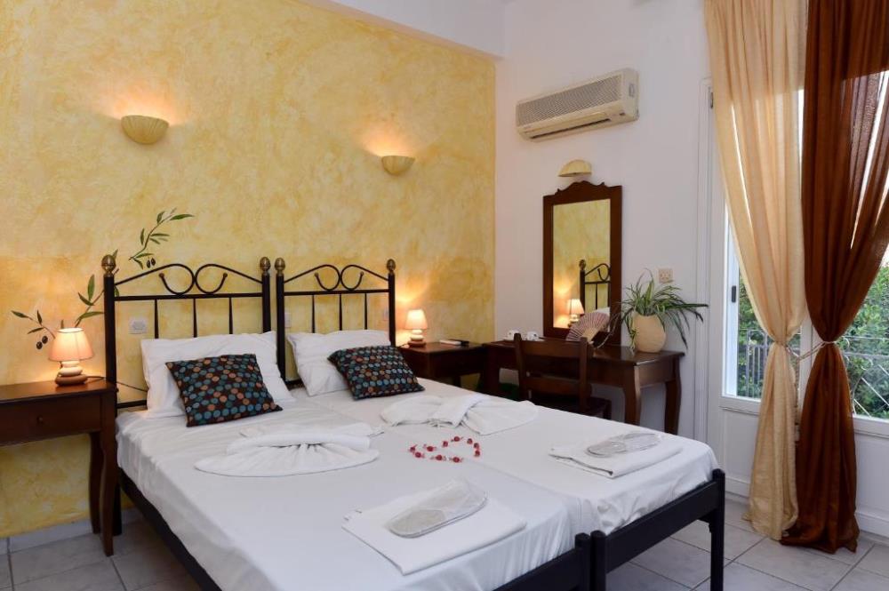 Standard Double or Twin Room6