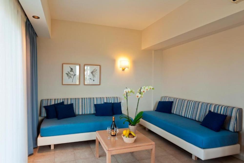 One Bedroom Apartment Sea View2