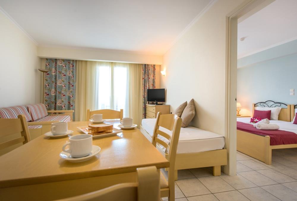 windmill-bay-apartments-1-room-1a-1024x693