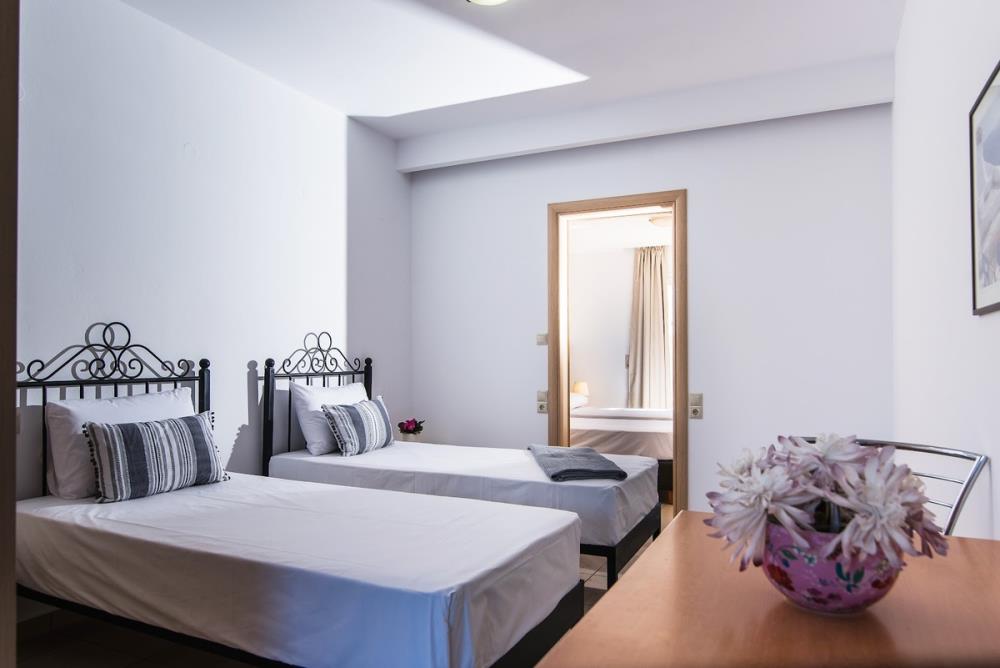 Superior One Bedroom Apartment 9