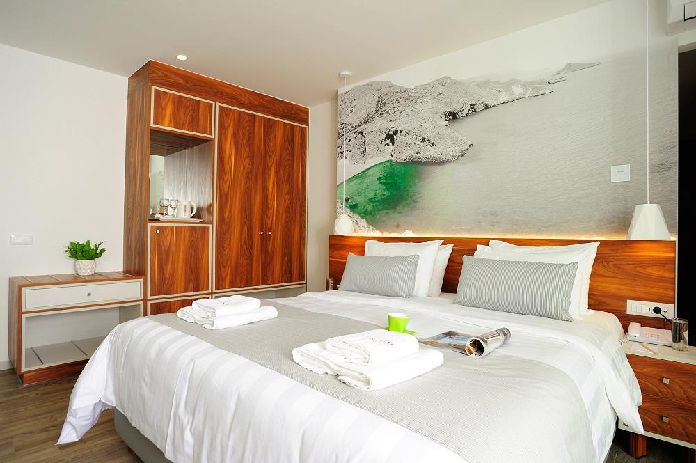 Superior Room Pool View