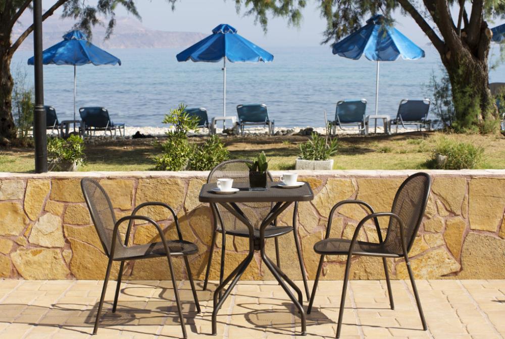 almyrida-beach-tables-tablet