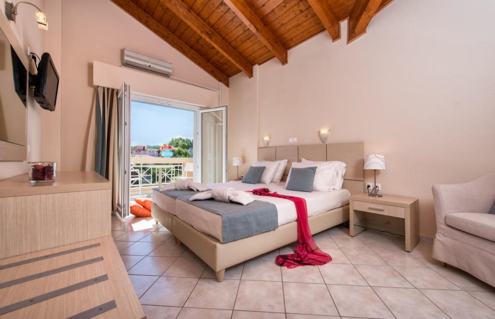 Standard Twin Room with Balcony2