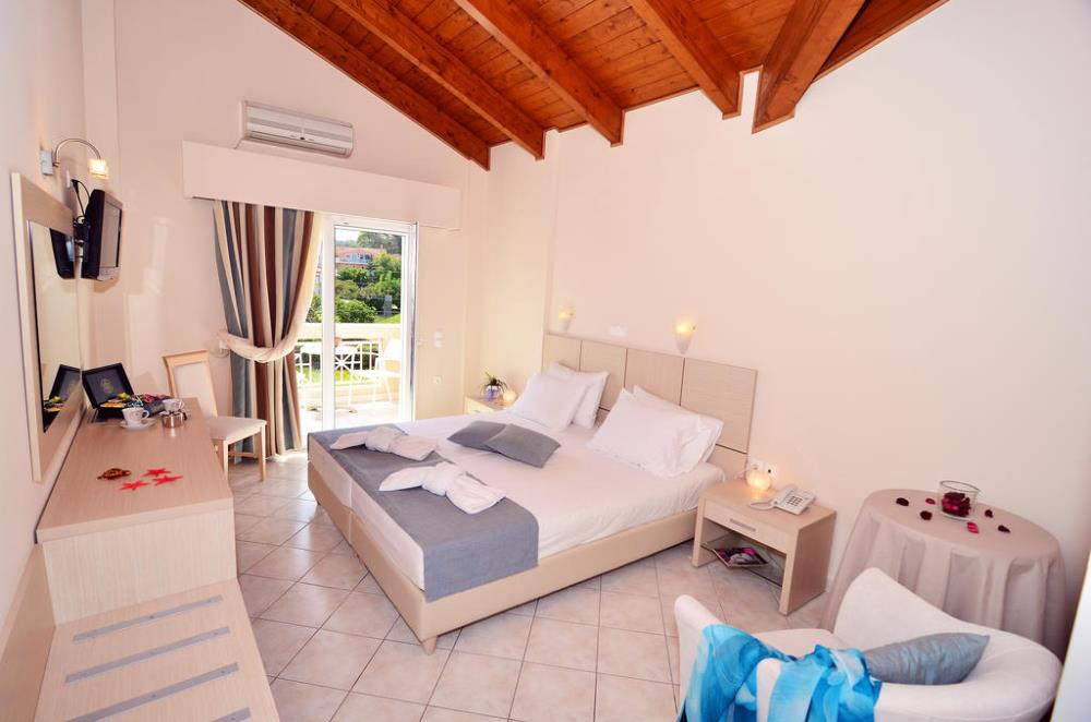 Standard Twin Room with Balcony