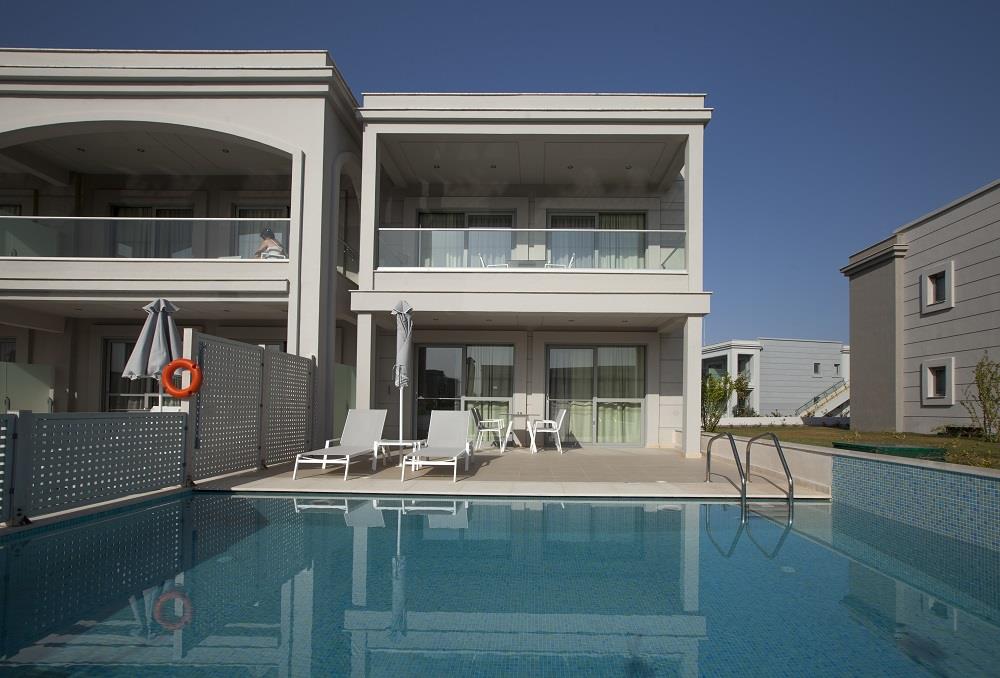 terrace private pool