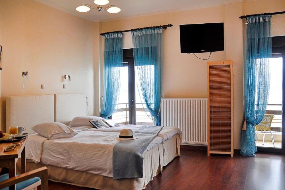 Family Room with Sea View (4 adults)3