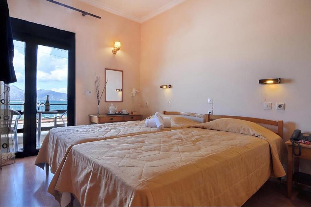 Family Room with Sea View (4 adults)5