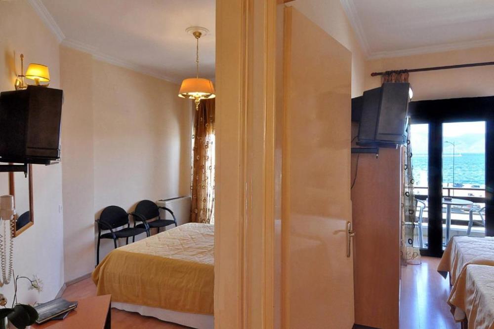 Family Room with Sea View (4 adults)4