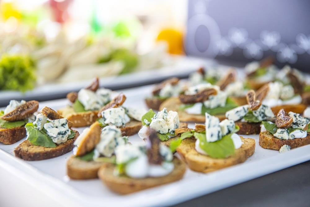 Restaurants & Bars 15