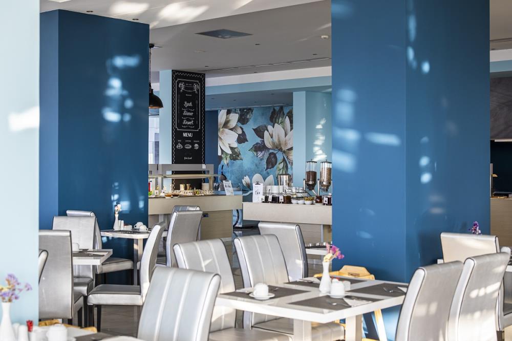 Restaurants & Bars 3