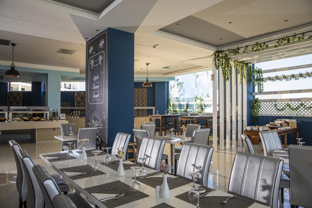 Restaurants & Bars 9