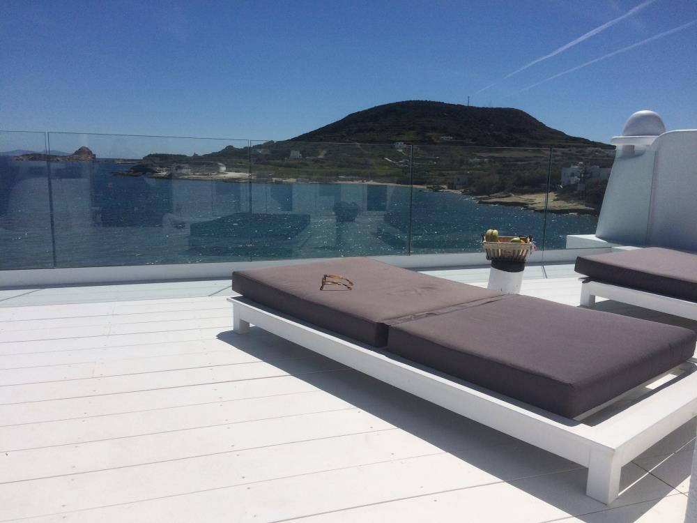 Captain Zeppos White House (Milos)