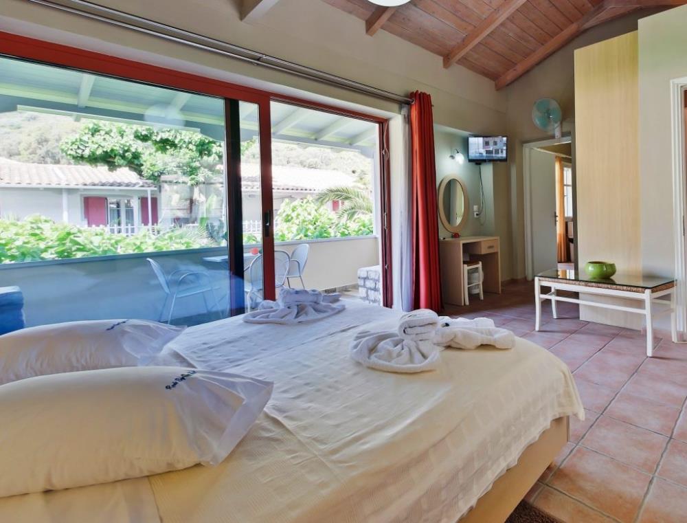 Family Studio Side Sea View