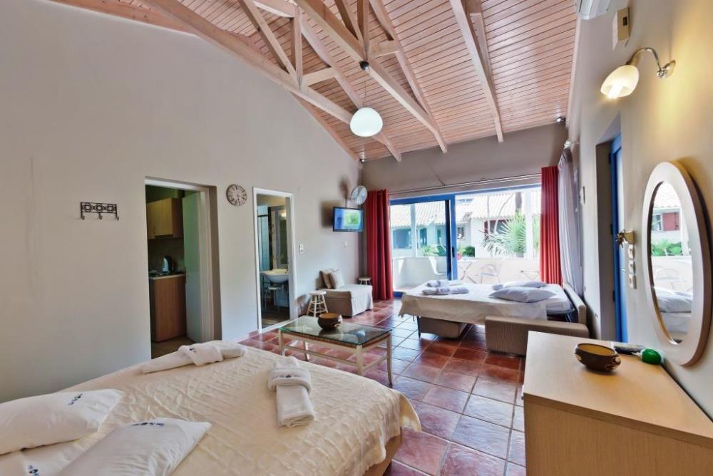 Family Studio Garden View