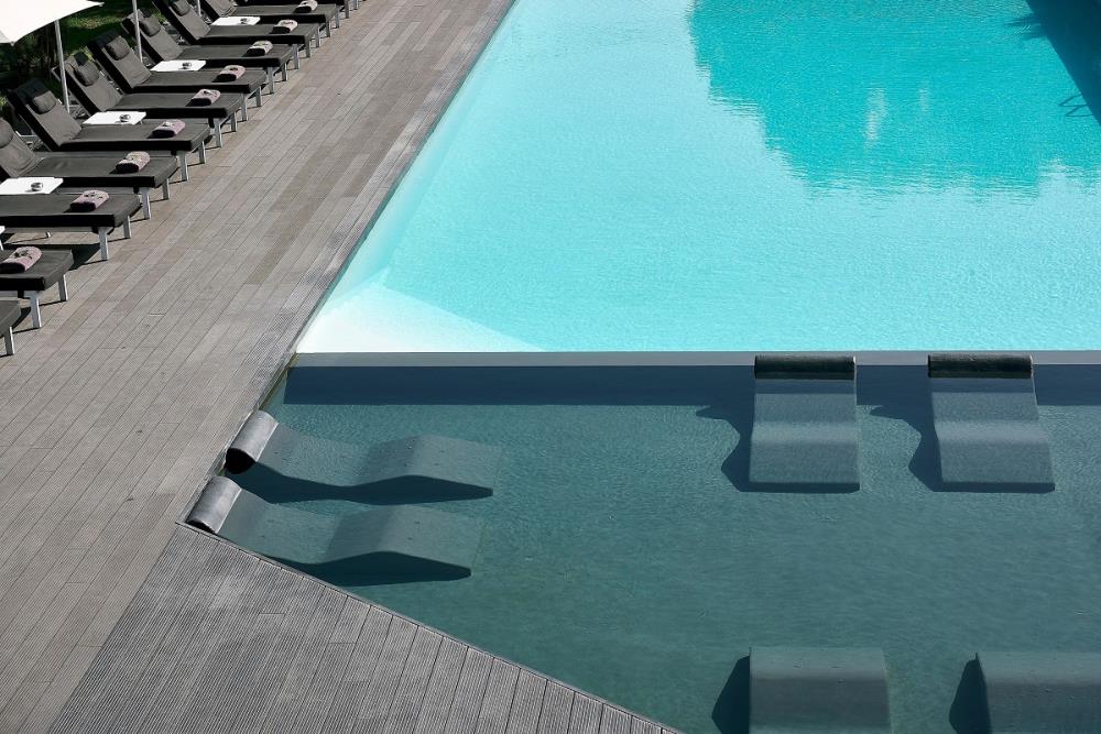 004-P-outdoor-pool_73552098