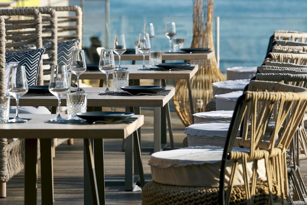 017-R-restaurant_73552117