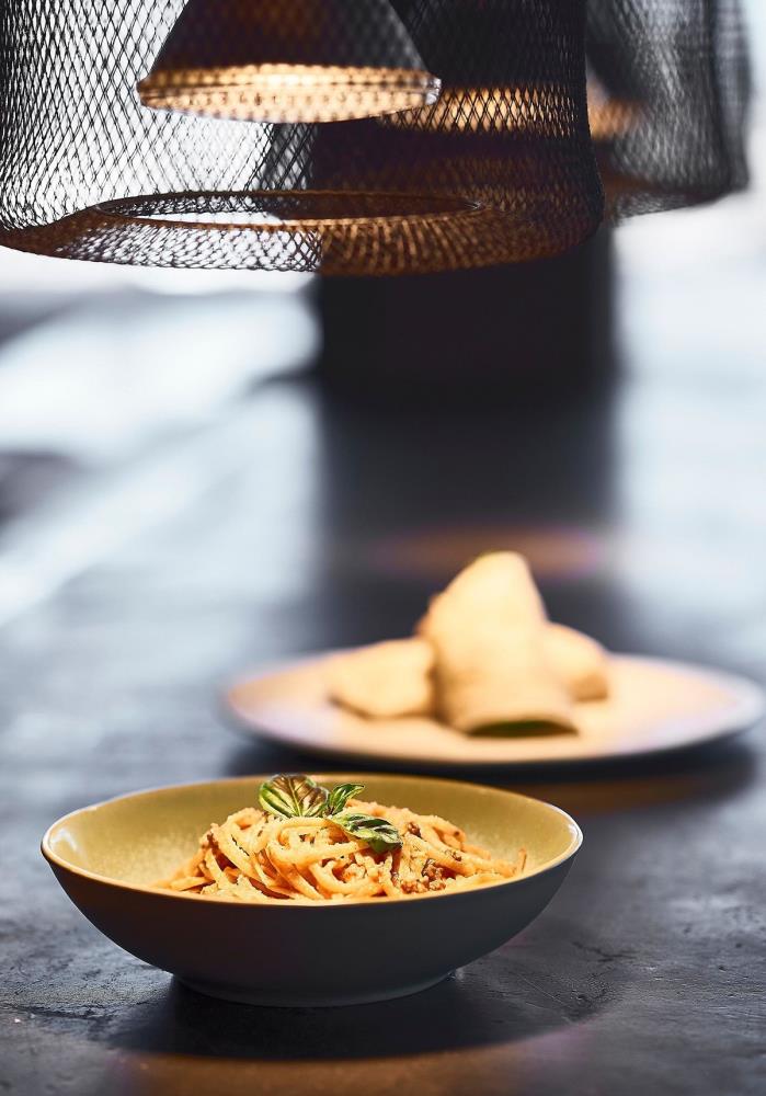 018-R-restaurant_73552119