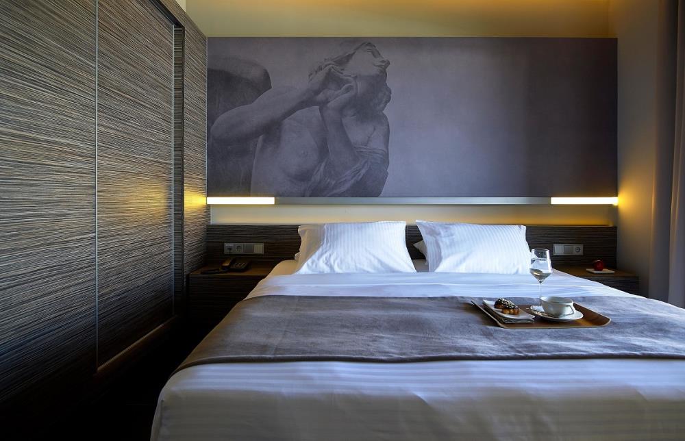 033-W-room-example-double-room-comfort-garden-view