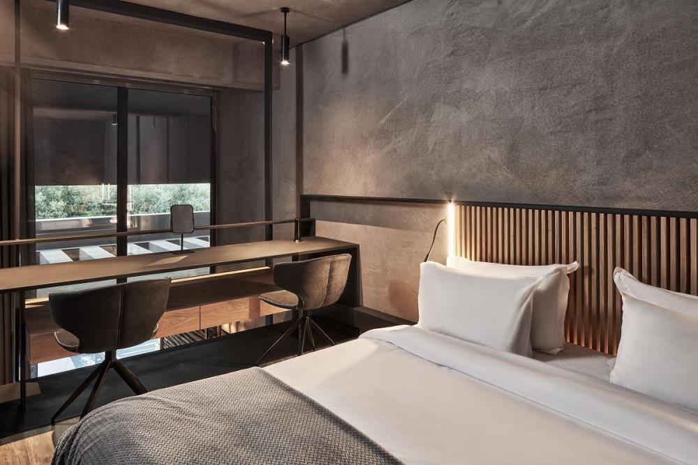 056-W-room-example-suite-grand-garden-view-grand-s