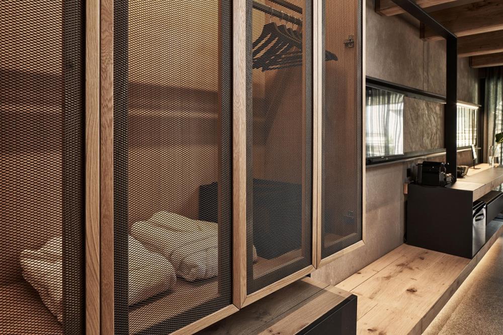 062-W-room-example-suite-deluxe-garden-view-elegan