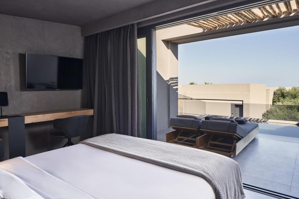 067-W-room-example-suite-premier-garden-view-premi