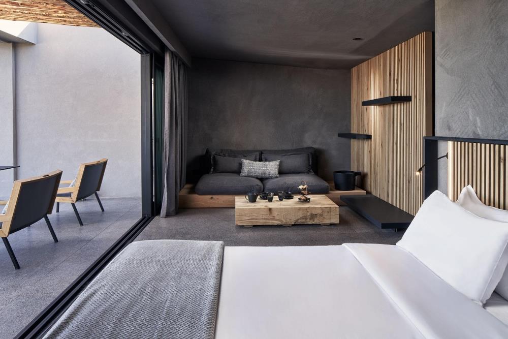 068-W-room-example-suite-premier-garden-view-premi