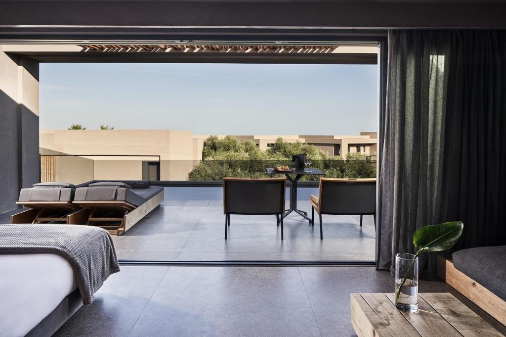 070-W-room-example-suite-premier-garden-view-premi