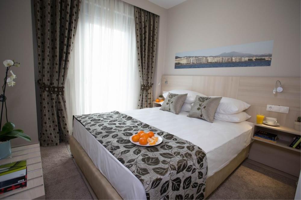 Polis Apartments (Thessaloniki)