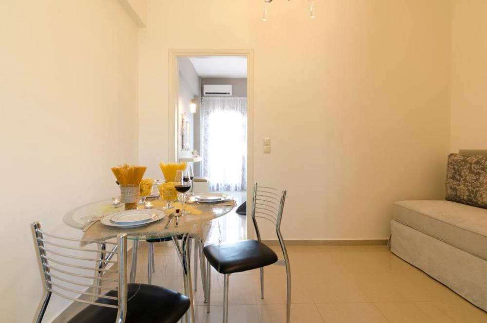 Superior One Bedroom Apartment with Pool View 5