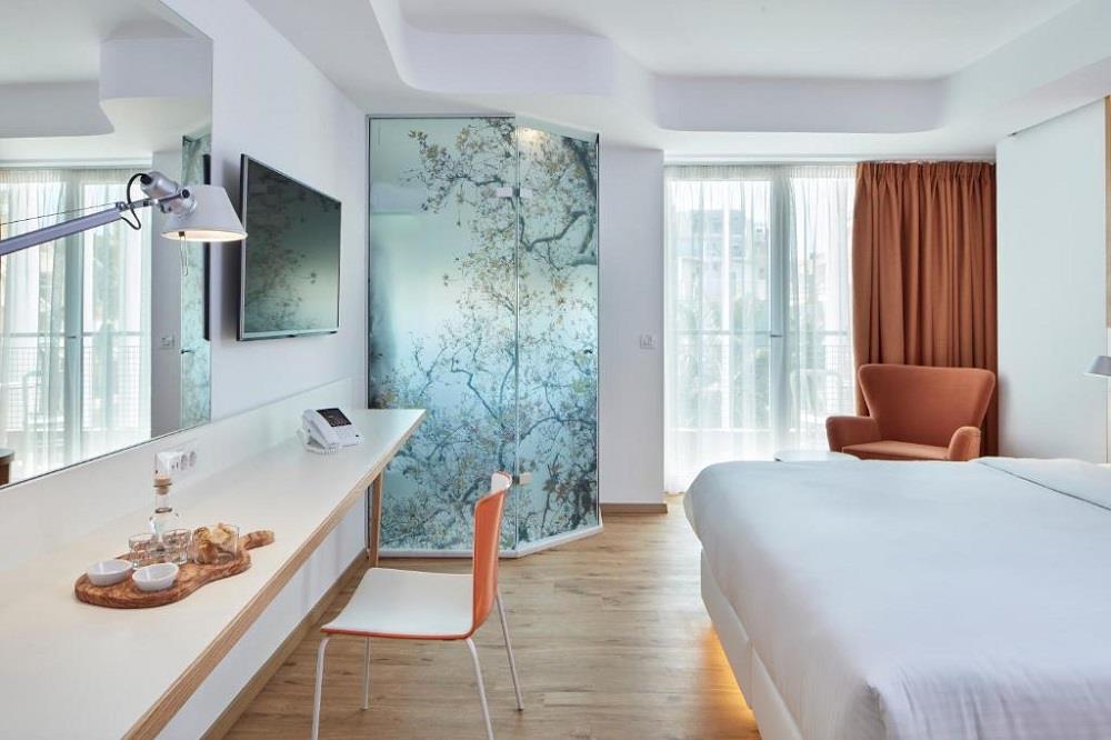 urban executive room