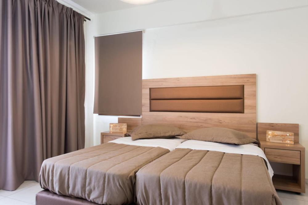 imageedit_15_7285947907