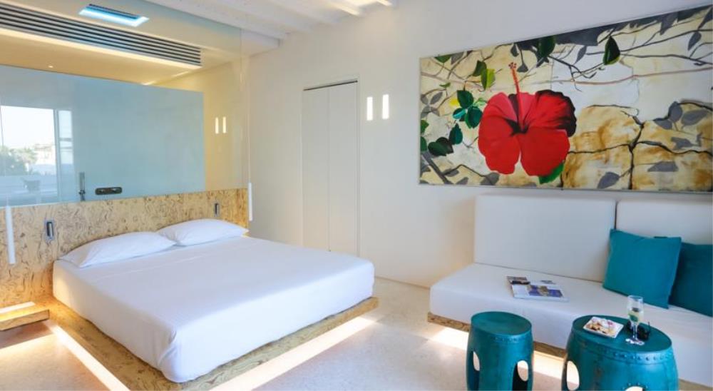 Relax Room Outdoor Pool No View