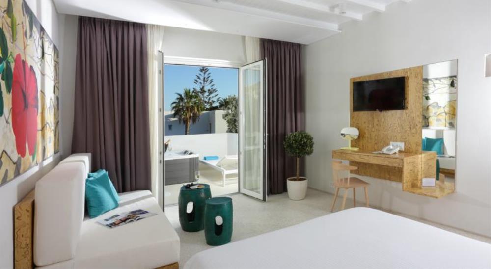 Relax Room Outdoor Pool No View