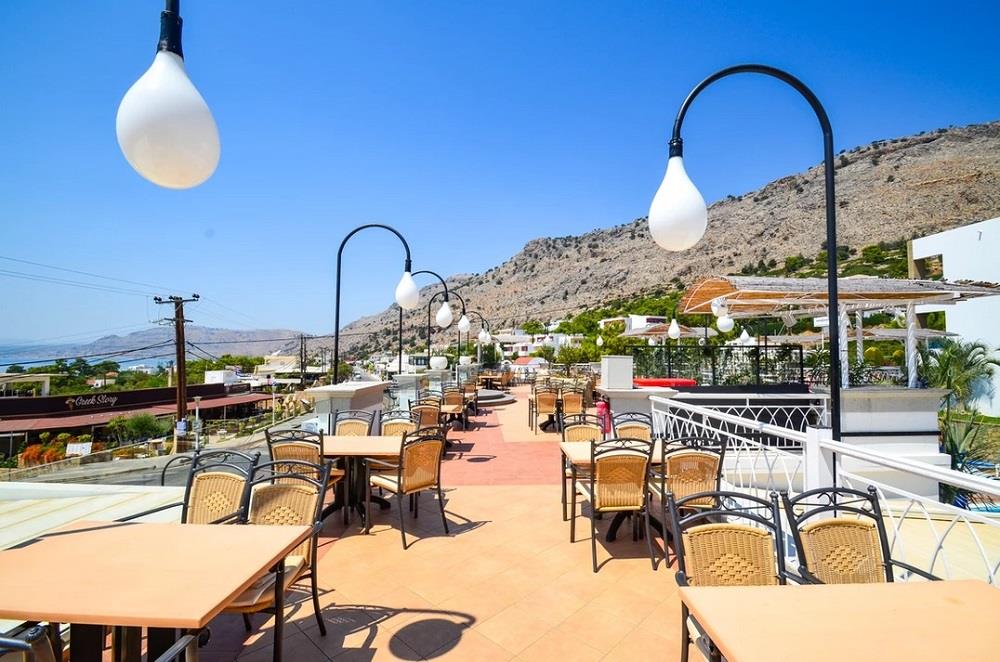 outdoor sitting area